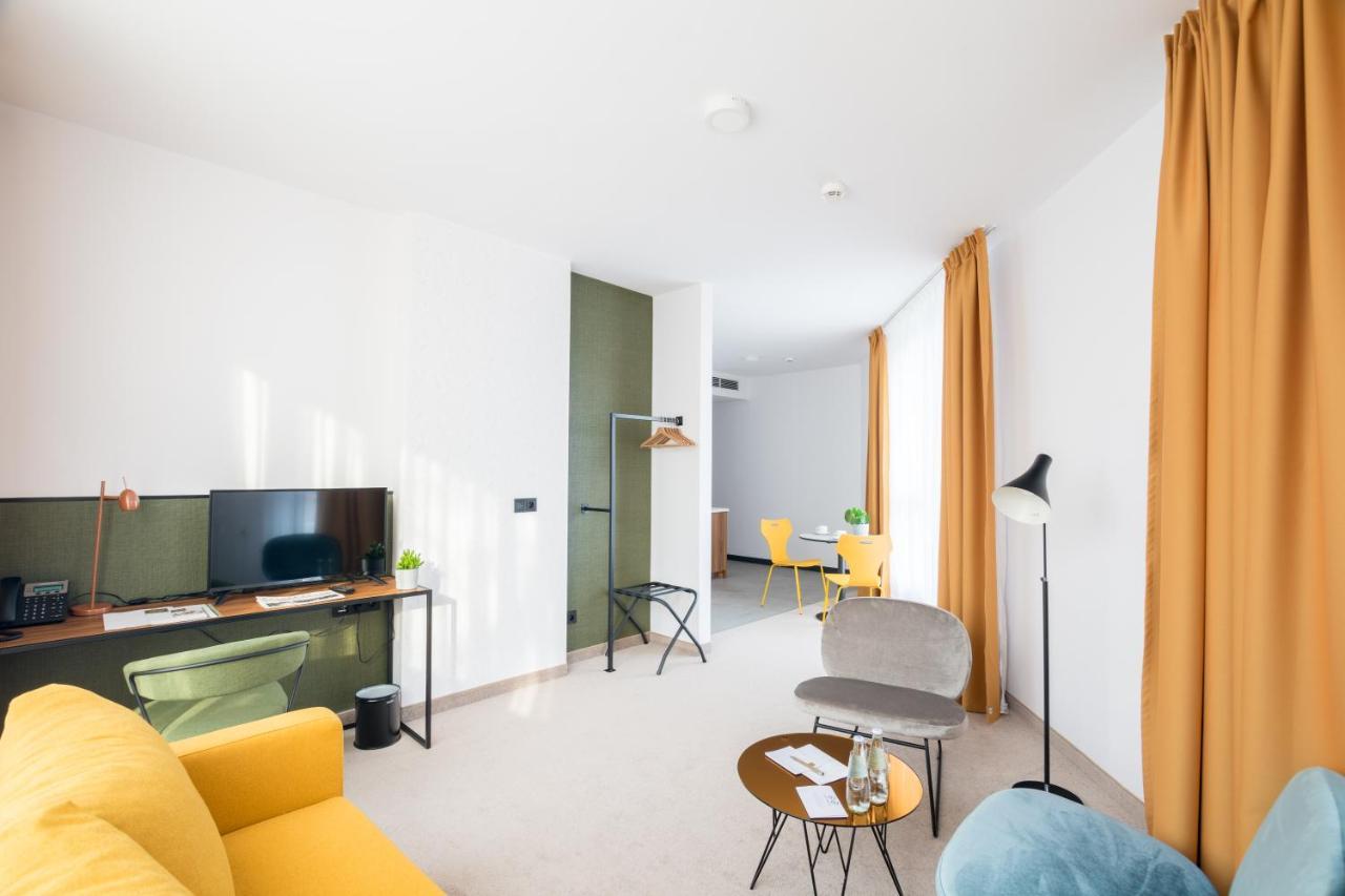 Arche Hotel Люблин Екстериор снимка