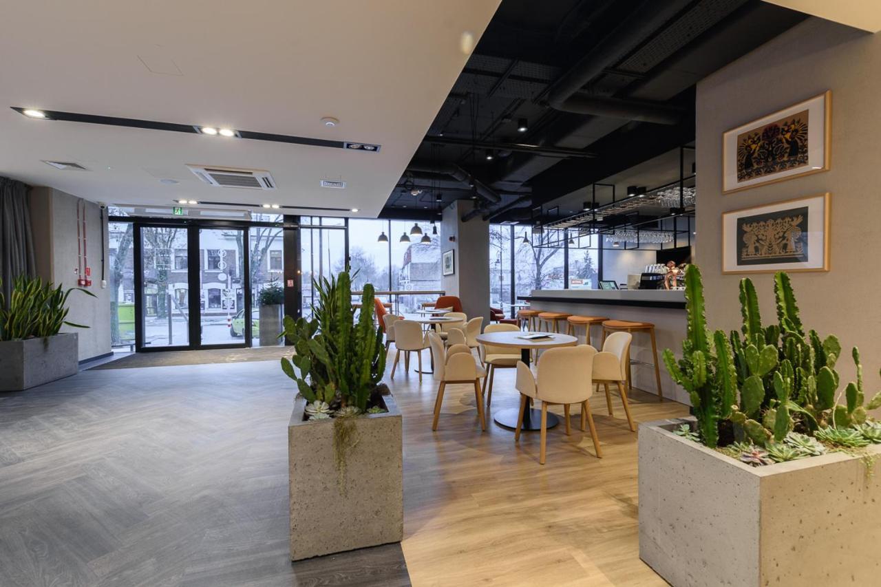 Arche Hotel Люблин Екстериор снимка