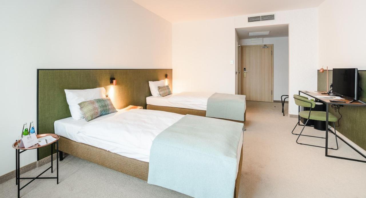 Arche Hotel Люблин Екстериор снимка