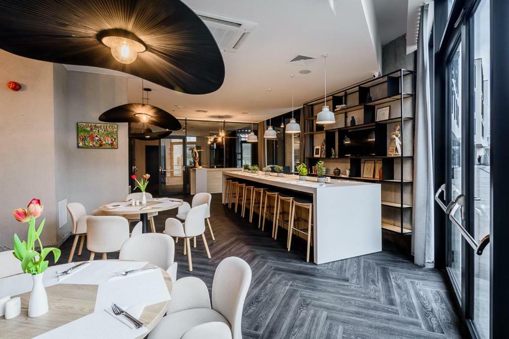 Arche Hotel Люблин Екстериор снимка